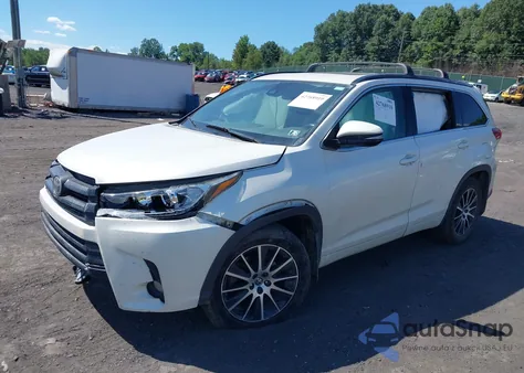 2017 Toyota Highlander Xle z USA, uszkodzony, nr VIN 5TDJZRFH4HS519587
